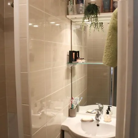 Bright And Equipped Studio Batignolles